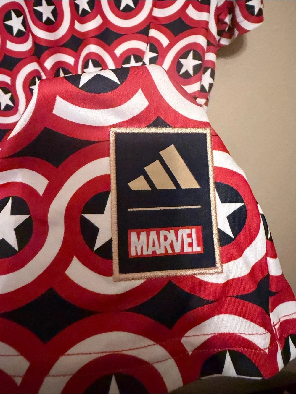 Adidas Marvel Captain America Men’s XL AEROREADY Shirt NWT